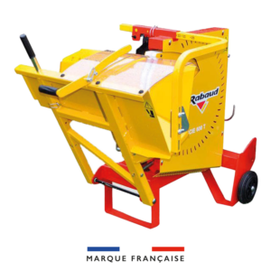 Scie circulaire à chevalet sur tracteur de la marque Rabaud