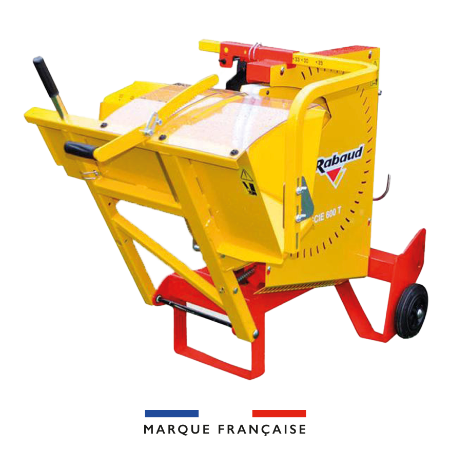 Scie circulaire à chevalet sur tracteur de la marque Rabaud